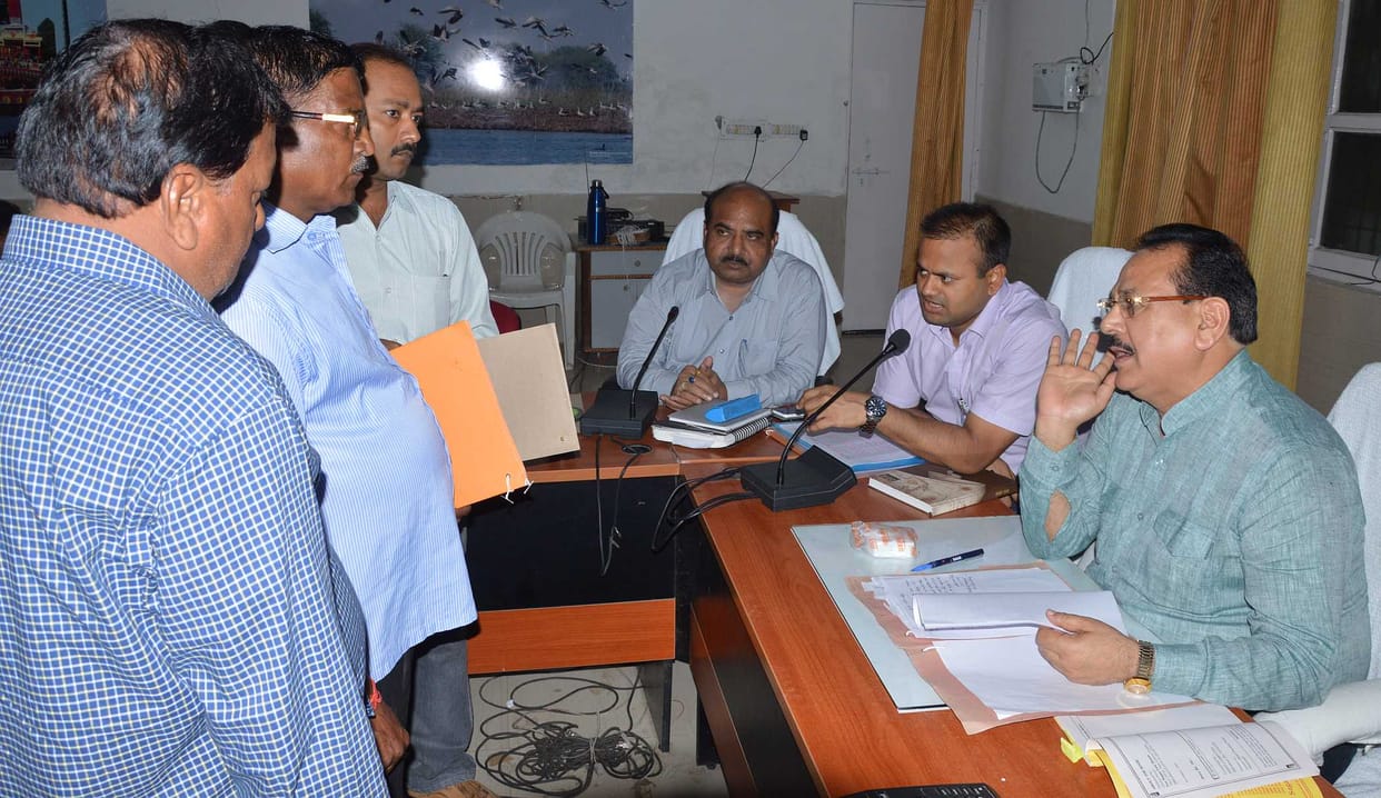 Sidhaulī and Prsendi BDO fined