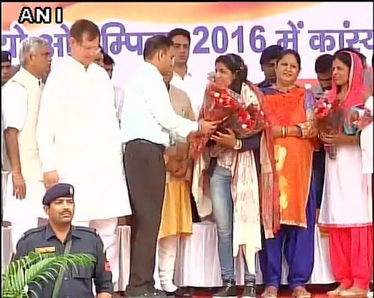 grand welcome wrestler sakshi malik at bahadurgarh haryana