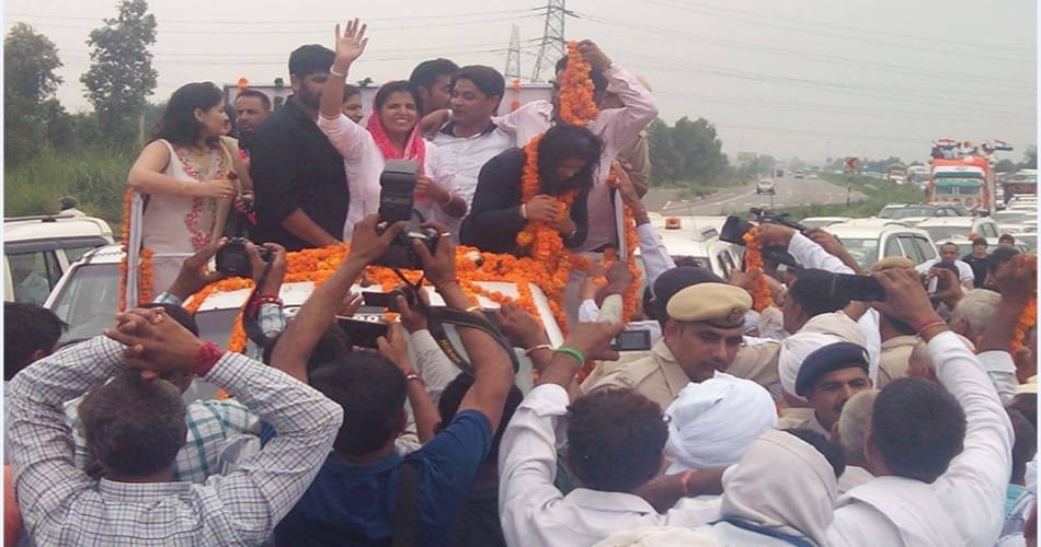 grand welcome of Olympics bronze medalist sakshi malik at rohtak