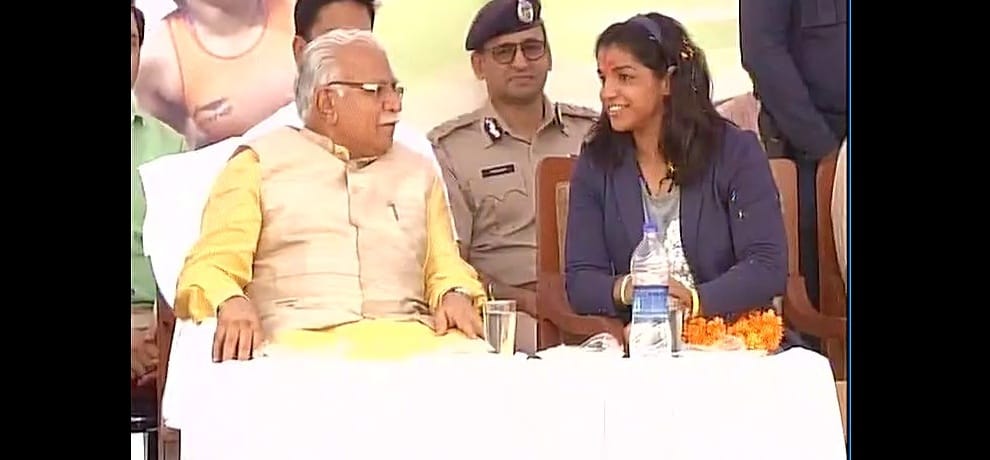 sakshi malik returns india, grand felicitation at bahadurgarh