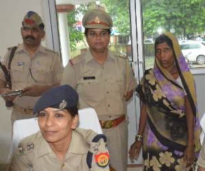 The woman handed baby over her boyfriend greed by Rs 50 