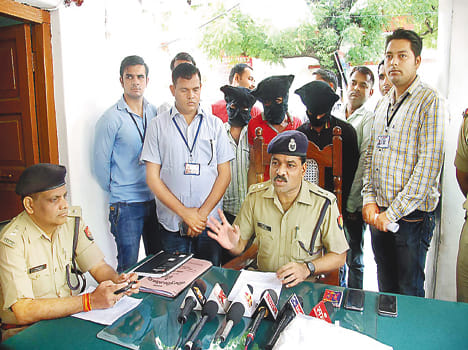  3 accused caught in lawyers loot case
