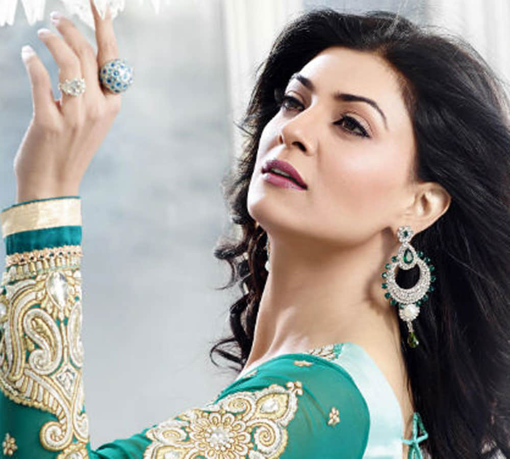 jammu birthday special bollywood actress sushmita sen has a pet python