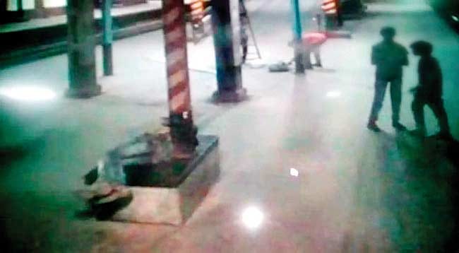 Kurla RPF arrested two minors for robbery at station