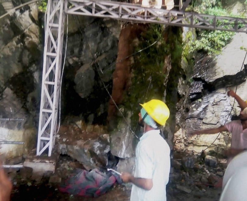 landsliding in vaishno devi, one killed