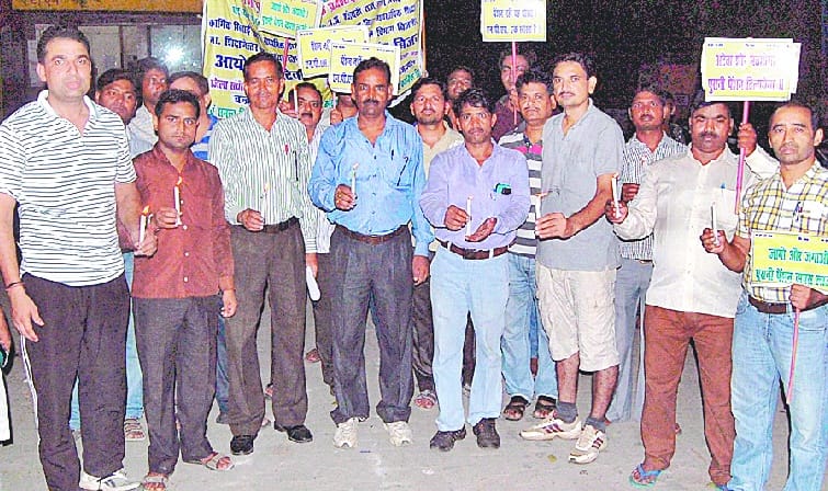 Platform pulled by Candle March