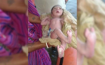 Bihar: baby girl was born in a boat at flood hit area