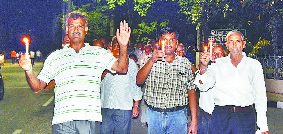 University administration failed negotiations with teachers