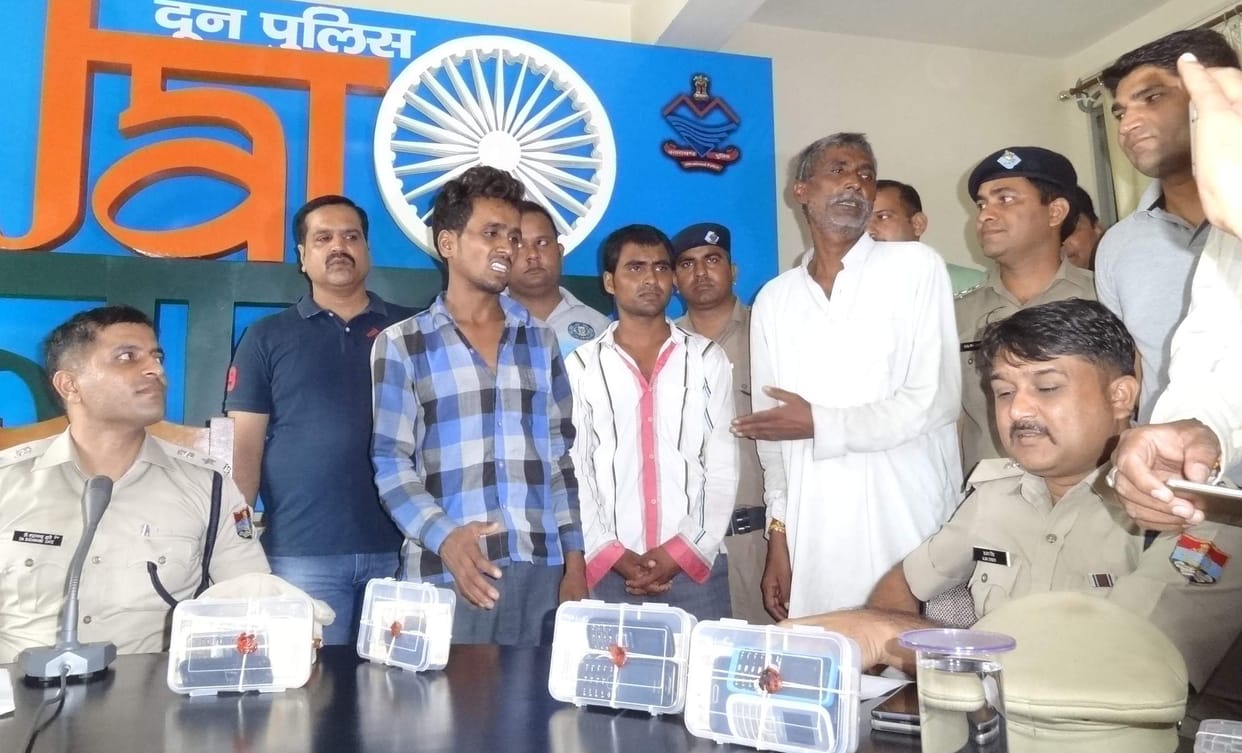 dehradun police arrested five con.