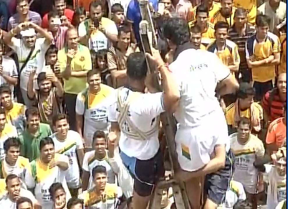 dahi handi organisers flout supreme court rule
