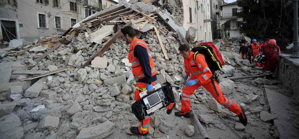 Powerful earthquake in Italy, 247 dead and dozens wounded