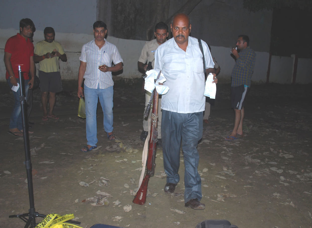 Court order setting aside, handed the weapon Saurabh