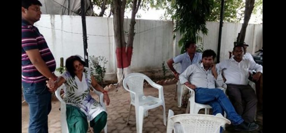 mother fainted after listening of his son death 