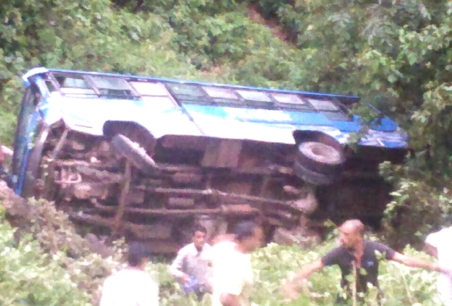 One Killed as Private Bus falls into Gorge at Mandi.