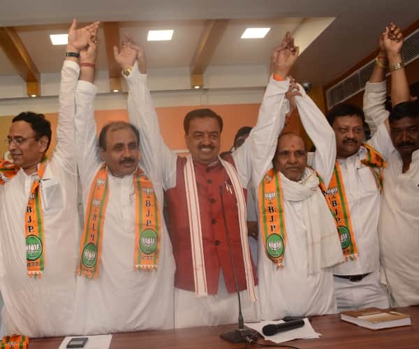  Congress and SP leaders join BJP.