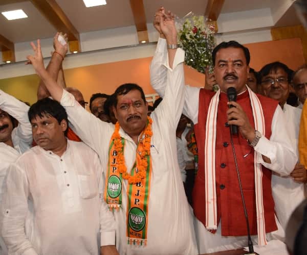  Congress and SP leaders join BJP.