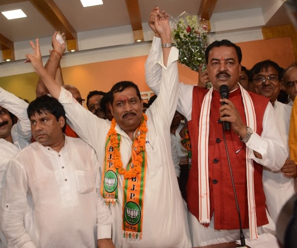  Congress and SP leaders join BJP.