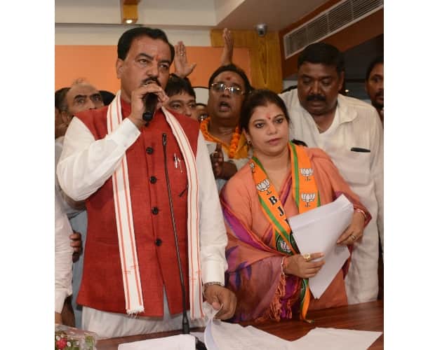  Congress and SP leaders join BJP.
