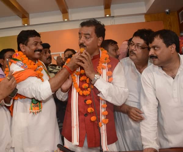  Congress and SP leaders join BJP.
