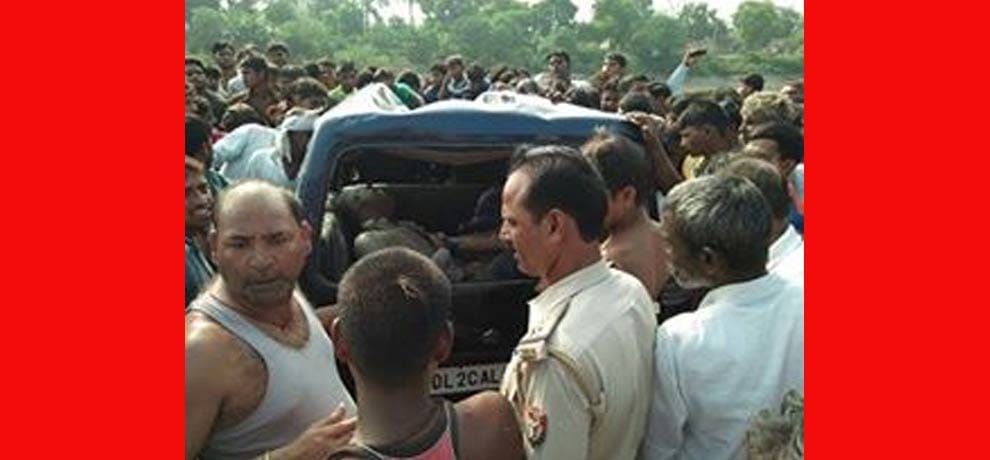 car fallen in river three dead in bulandshahr