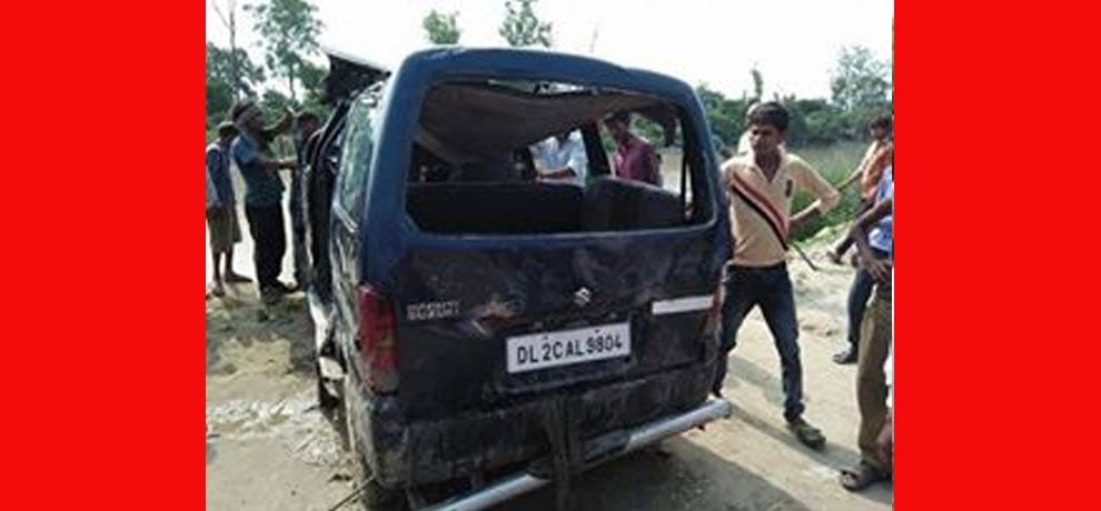 car fallen in river three dead in bulandshahr