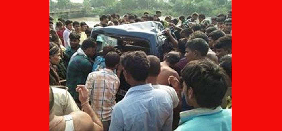 car fallen in river three dead in bulandshahr