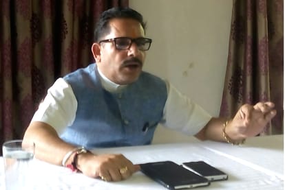 Congress Spokesman Deepak Sharma Statment on Yug muder Case, Ask resignation From Vidya Stokes.