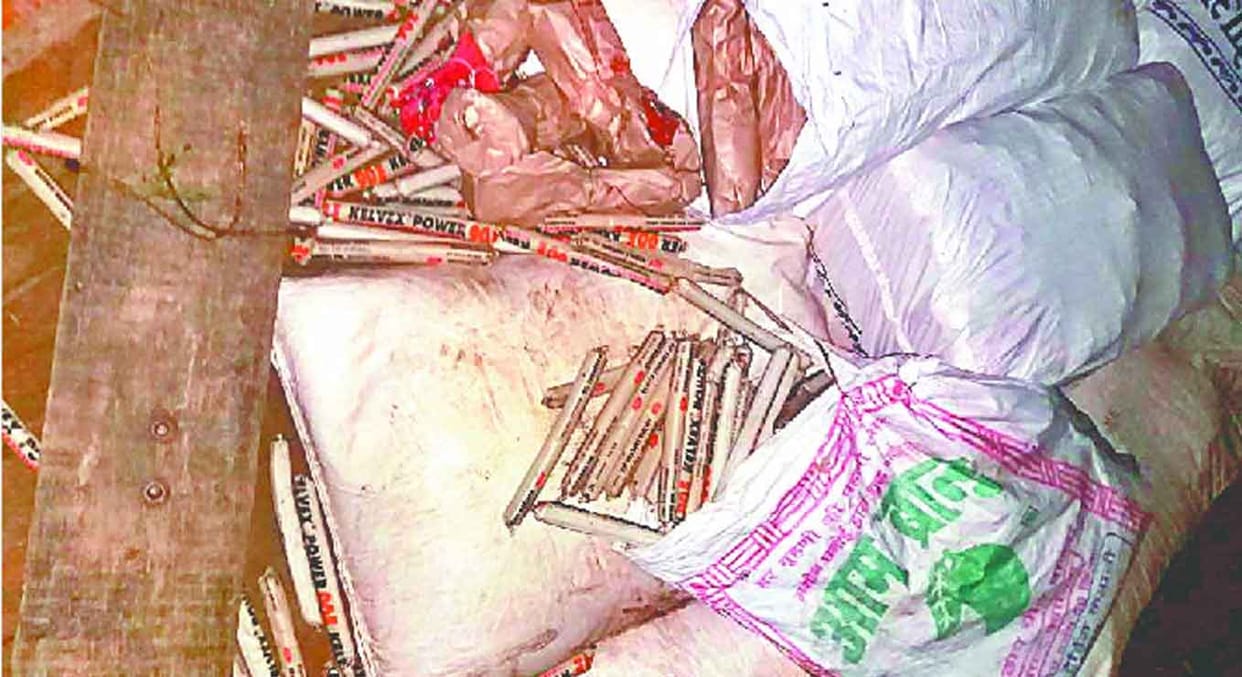 Ten kg of explosives seized at the border of Nepal