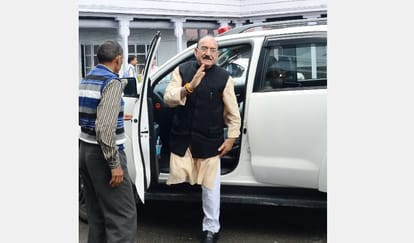 Virbhadra Singh and Prem Kumar Dhumal argued in Himachal Vidhan Sabha.