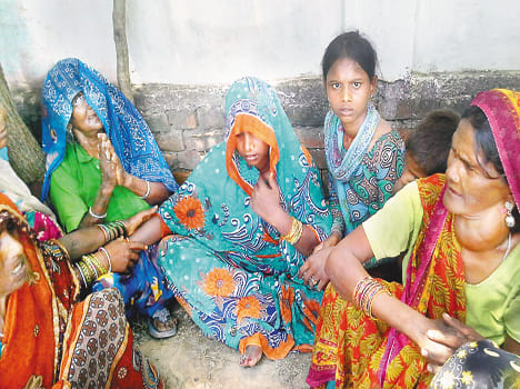 teenager was brutly killed, deadbody thrown on paddy field