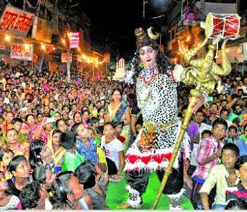 Jai Kanhai Lal ki...