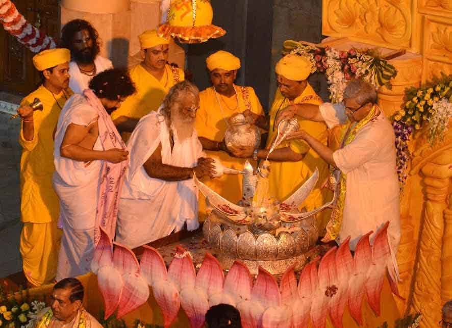 live picutures of krishna janmashtmi from mathura