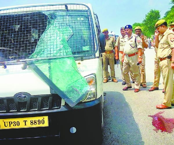 atm cash van loot and murder in faizabad