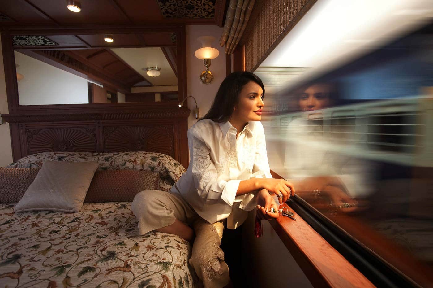 Maharajas Express Luxury Train of india route facilities