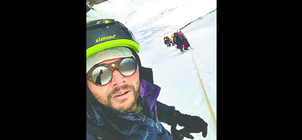 mountaineer bhupesh cheats death, came out of 25 feet ice and move forward instead coming back