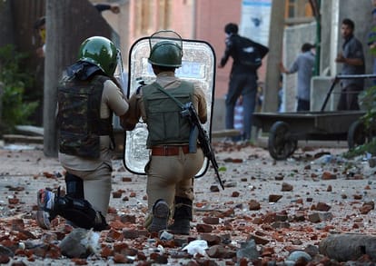 Chilli-filled ‘PAVA shells’ likely to replace pellet guns 