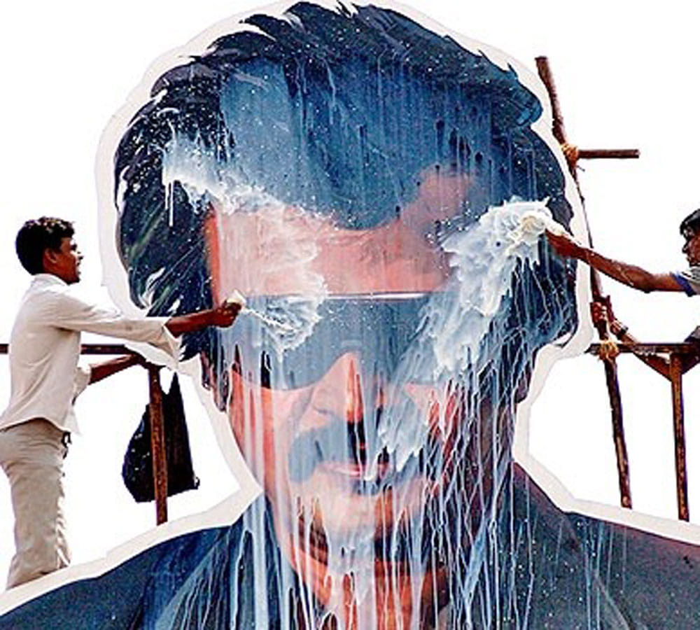 rajnikant invites his fan at farmhouse
