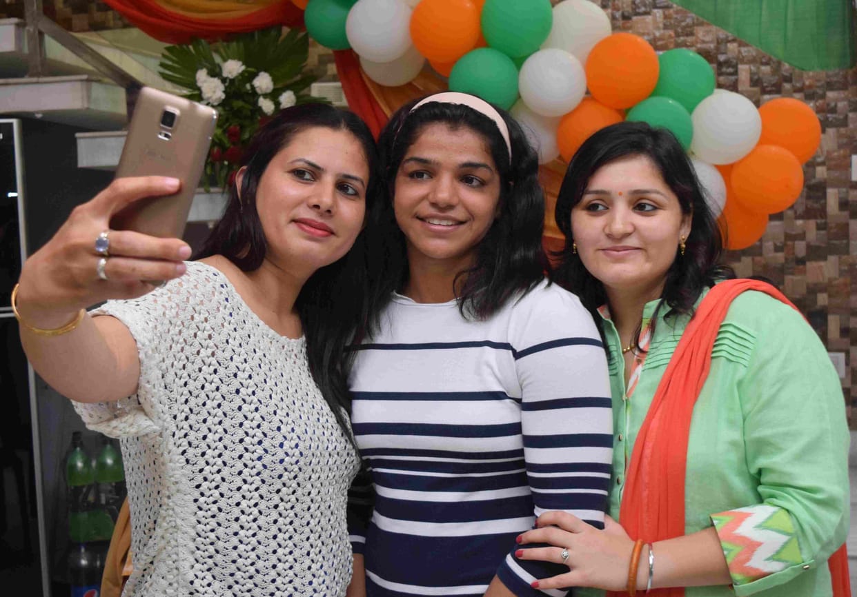 sports, rio olympic, rio, haryana, rohtak, akshi, sakshi malik mother, daughter, marriage