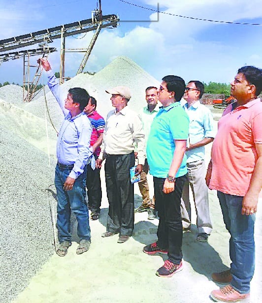  Stone crusher and mining stocks on the team 's raid 