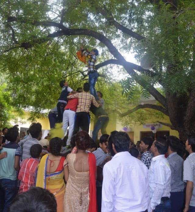 Team of Govindas break the Dahi Handi
