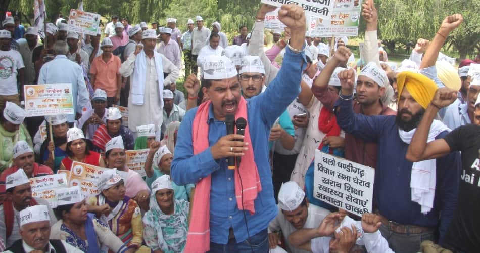 police, water cannon on aap protest rally at haryana assembly, chandigarh,