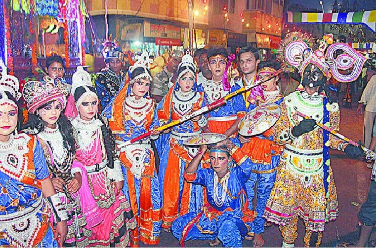 krishna ki shobhayatra nikali