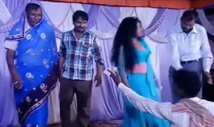  "Dirty Dance" in Police Station, after video viral four suspended