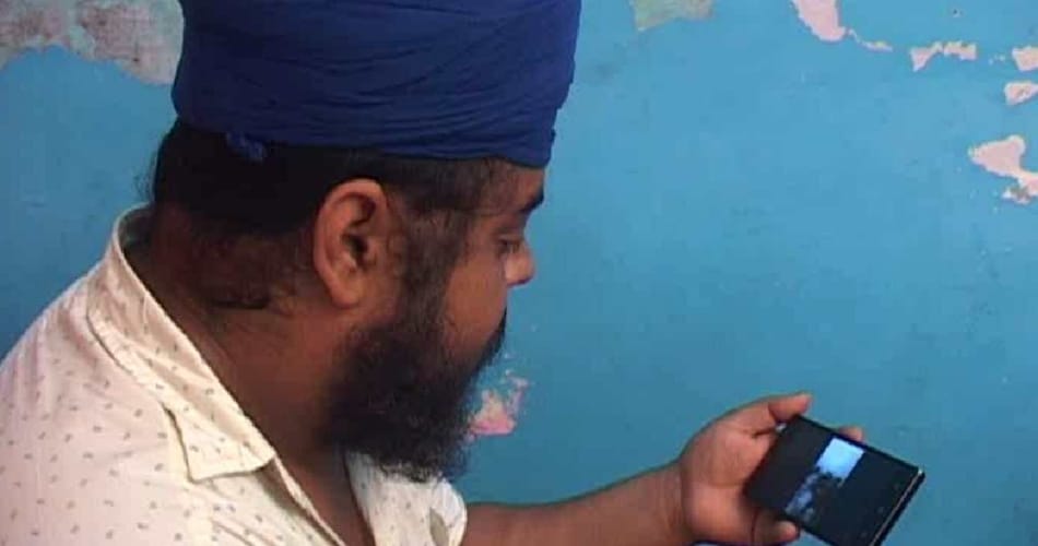 man beaten by wine mafia gang in jagadhari, video and photos viral on social media