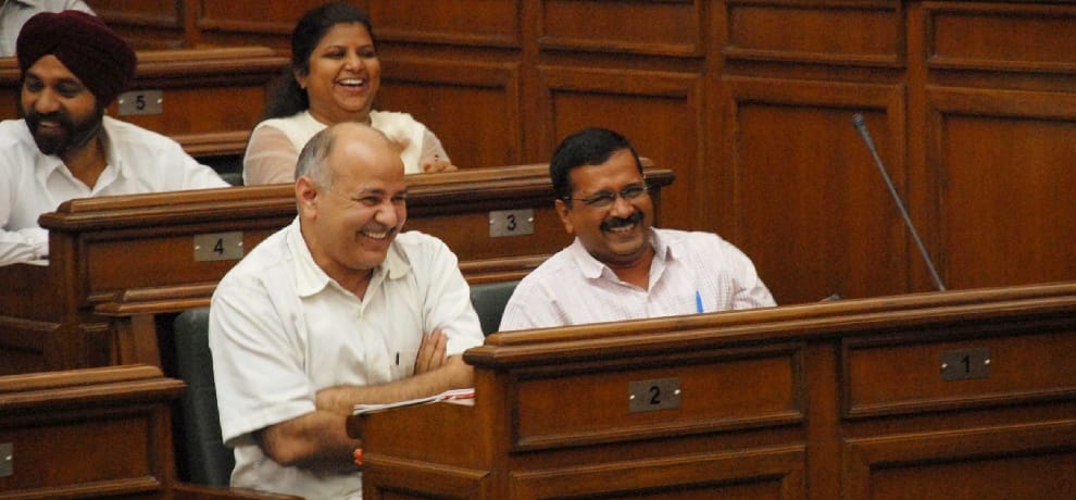 kejriwal and his ministers spend rupees 1 crore on samosa and tea in 18 months