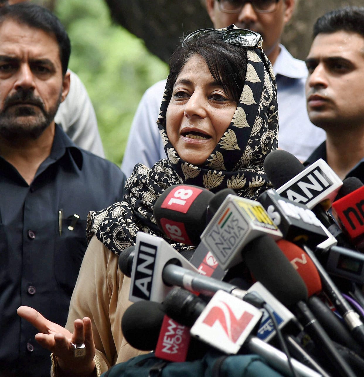 mehbooba took a dig on pak