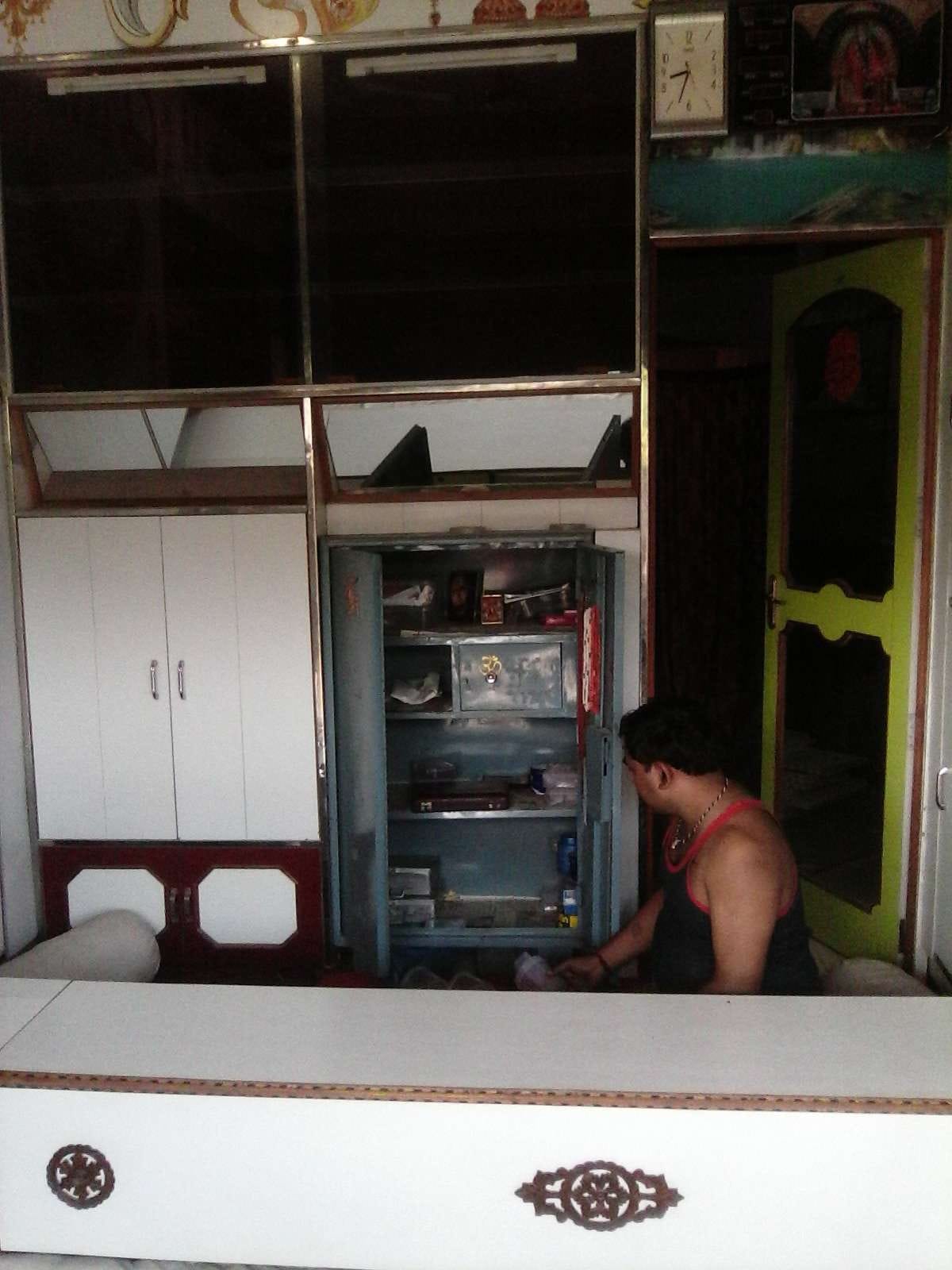 Attempt to steal in the bank