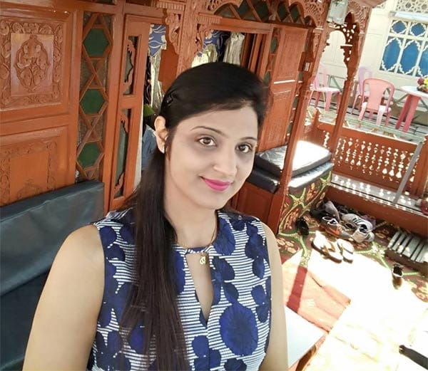 amazing and inspirational story of Polio sufferer girl priyanka naiyar of dinanagar punjab