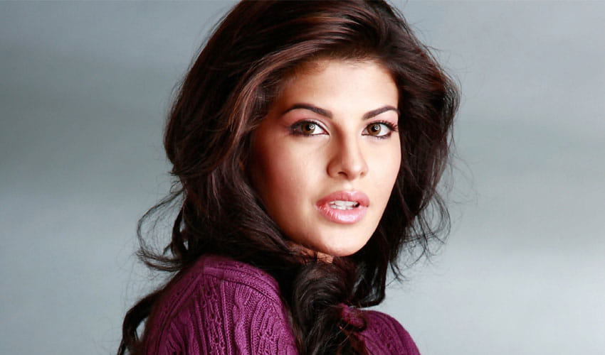 tv host manish paul see jacqueline in akward situation