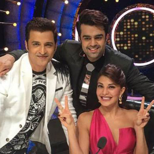 tv host manish paul see jacqueline in akward situation